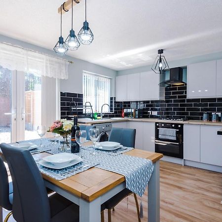 Stylish 4 Bedroom Home Close To Manchester City Centre Luaran gambar